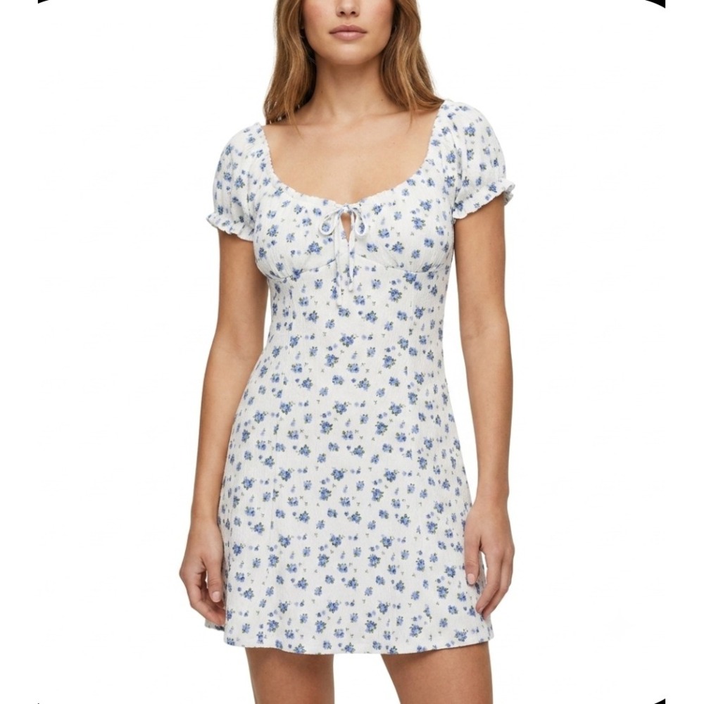 Madden‎ Girl Mini Dress Women Large White Blue Floral Cottagecore Smocked Puff
